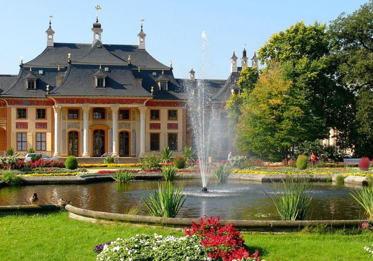 Restaurant Und Pension Zur Puppenstube Stolpen Exterior photo